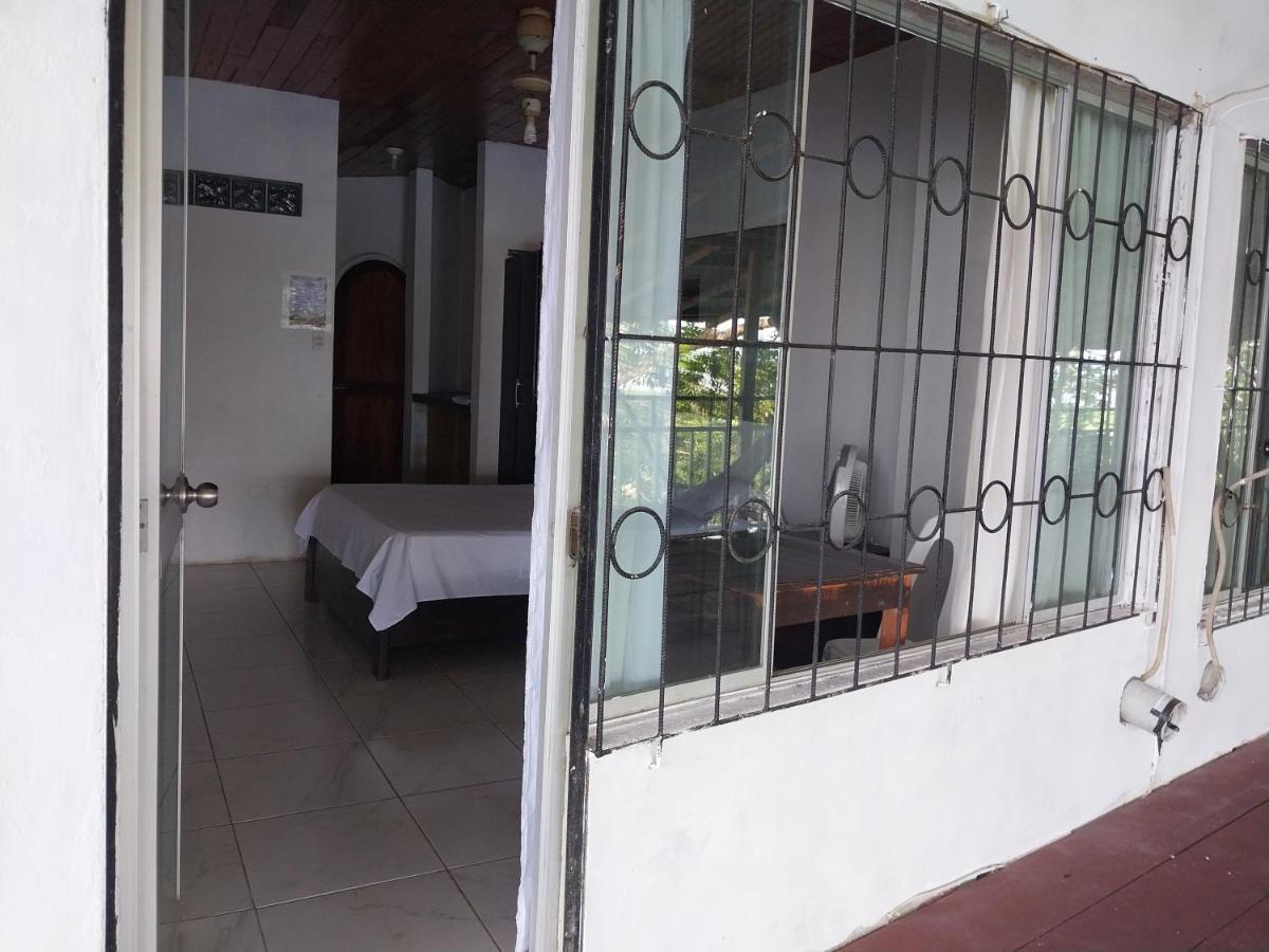 Amazon Breeze Hotel Iquitos Exterior foto